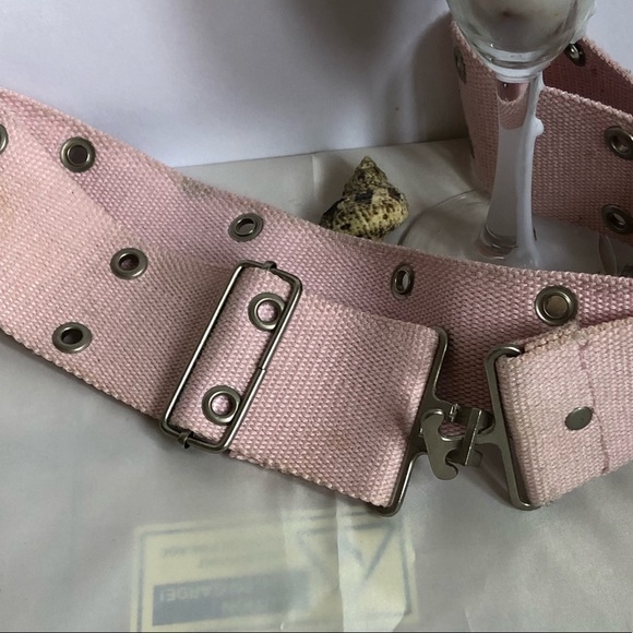 Vintage 1980s nylon and grommet belt - Picture 1 of 5